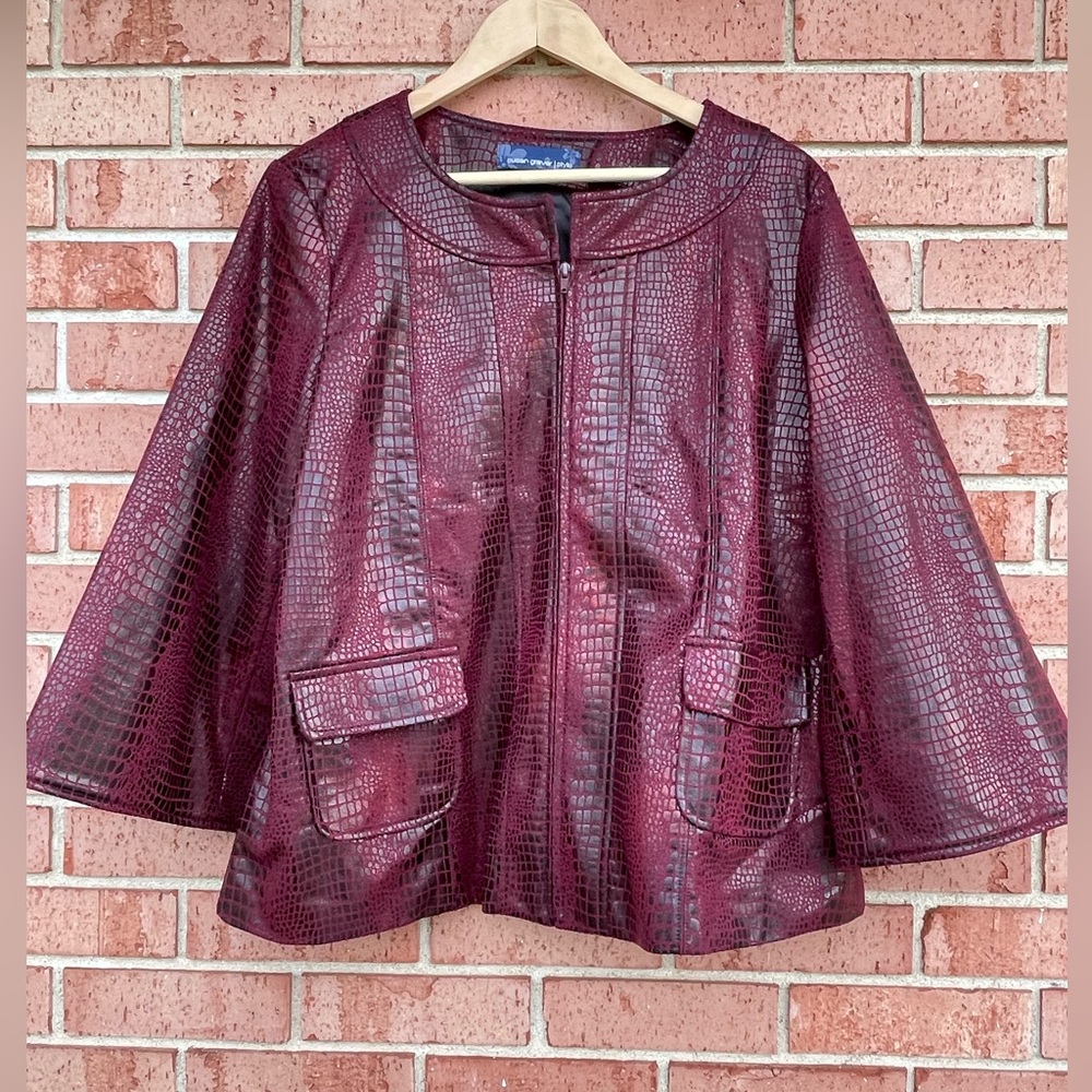 Susan Graver Women's Full Zip Jacket Size Large Alligator Pattern Textured